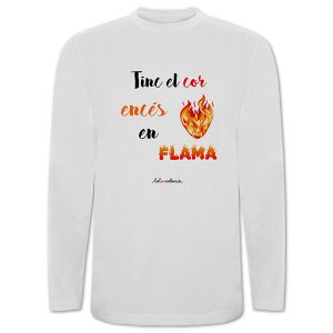 Camiseta mànega llarga blanca Tinc el cor encés en flama - Camisetes en valencià - Productes en valencià - Tot en valencià