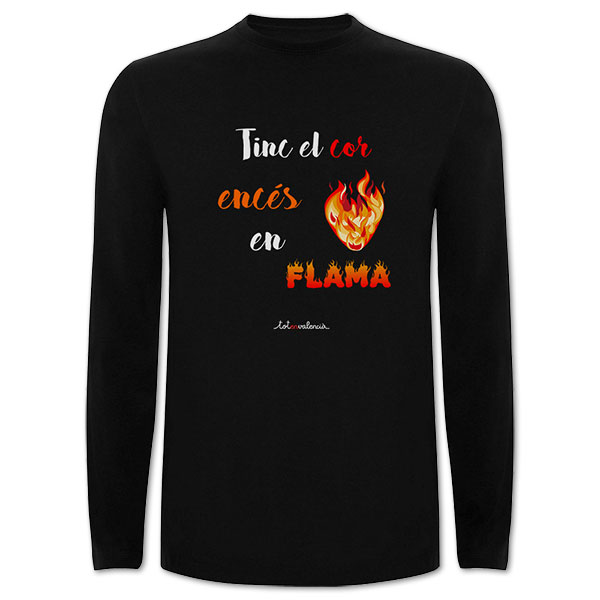Camiseta mànega llarga negra Tinc el cor encés en flama - Camisetes en valencià - Productes en valencià - Tot en valencià